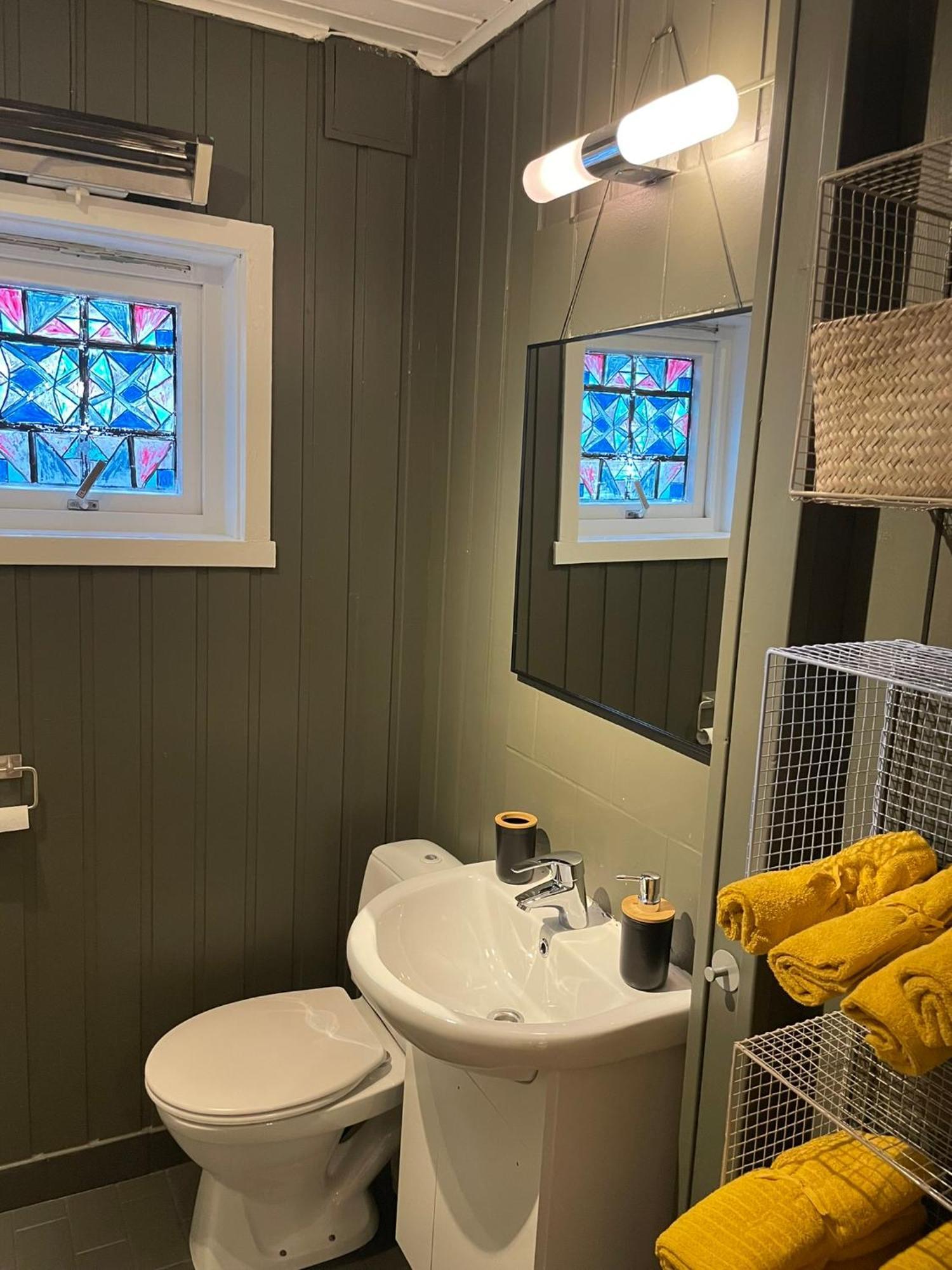 Lejlighed Centrally Located In Classic Townhouse *